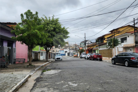 Casa à venda com 2 quartos, sendo 1 suíte, no condomínio Residencial Sanches, São Paulo - SP