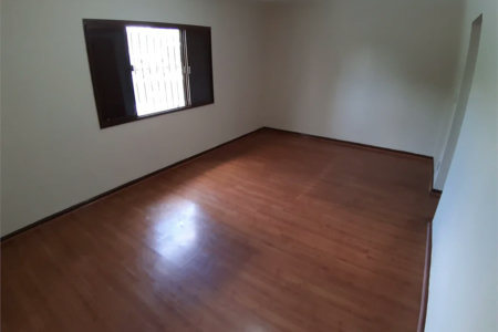 Sobrado à venda com 4 quartos, sendo 1 suíte, em Vila Gomes, São Paulo, SP