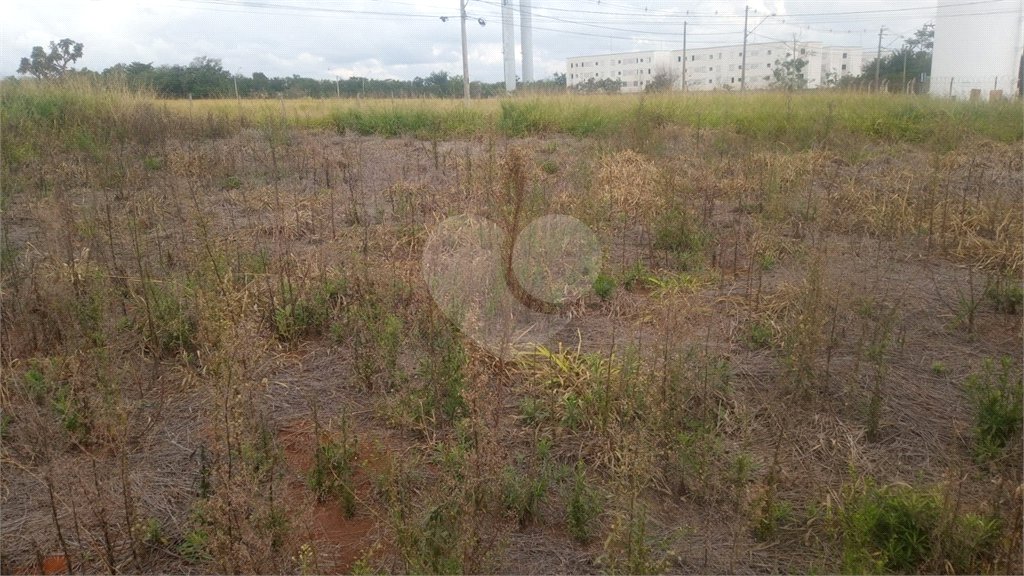 Lote no Jardim do Bosque, aceita financiamento ou aquisição de terreno e construção .