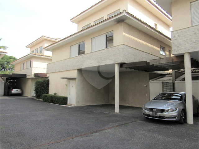 Casa à venda com 4 suítes no condomínio Dolce Villa, São Paulo - SP