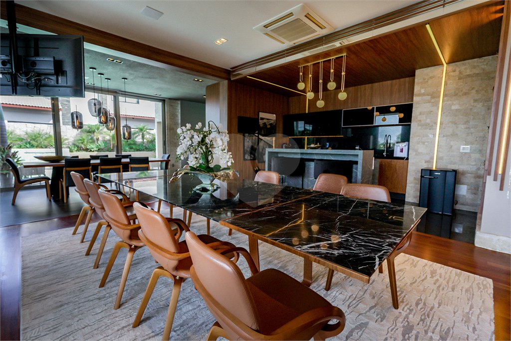 Casa à venda com 5 suítes no condomínio Plaza Athénee, Itu - SP