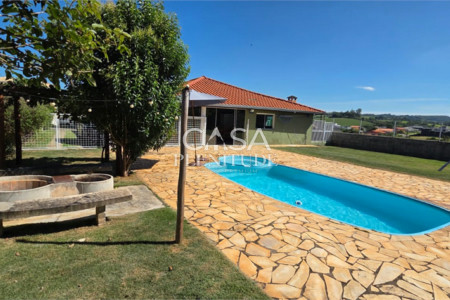 Casa em condomínio à venda ou para alugar com 3 quartos, sendo 1 suíte, em Village da Serra, Araçoiaba da Serra, SP