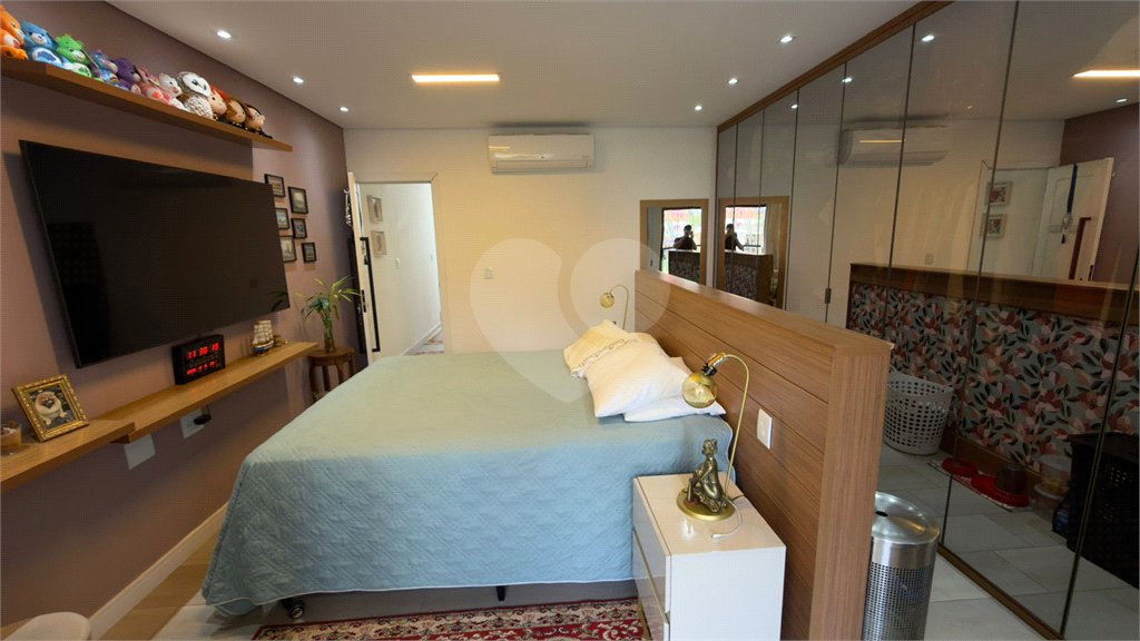 Sobrado à venda com 3 quartos, sendo 1 suíte, em Vila Paulicéia, São Paulo, SP