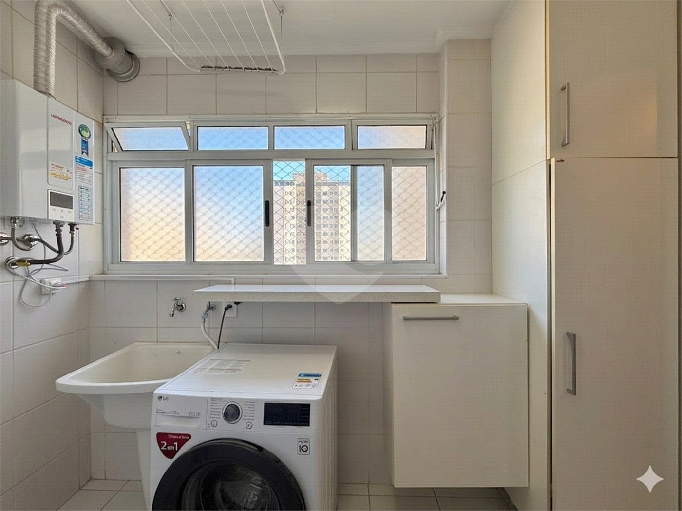 Apartamento à venda com 3 quartos, sendo 1 suíte, em Jardim Marajoara, São Paulo, SP