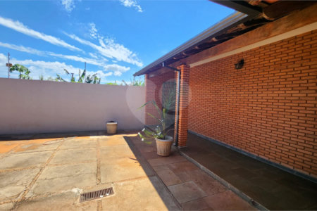 Casa à venda com 3 quartos, sendo 2 suítes, em Jardim Europa (vila Xavier), Araraquara, SP