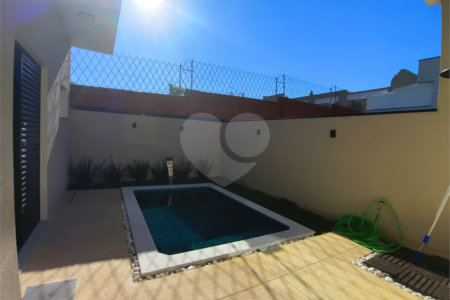Casa à venda com 2 quartos, sendo 1 suíte, no condomínio Terras de São Francisco, Sorocaba - SP