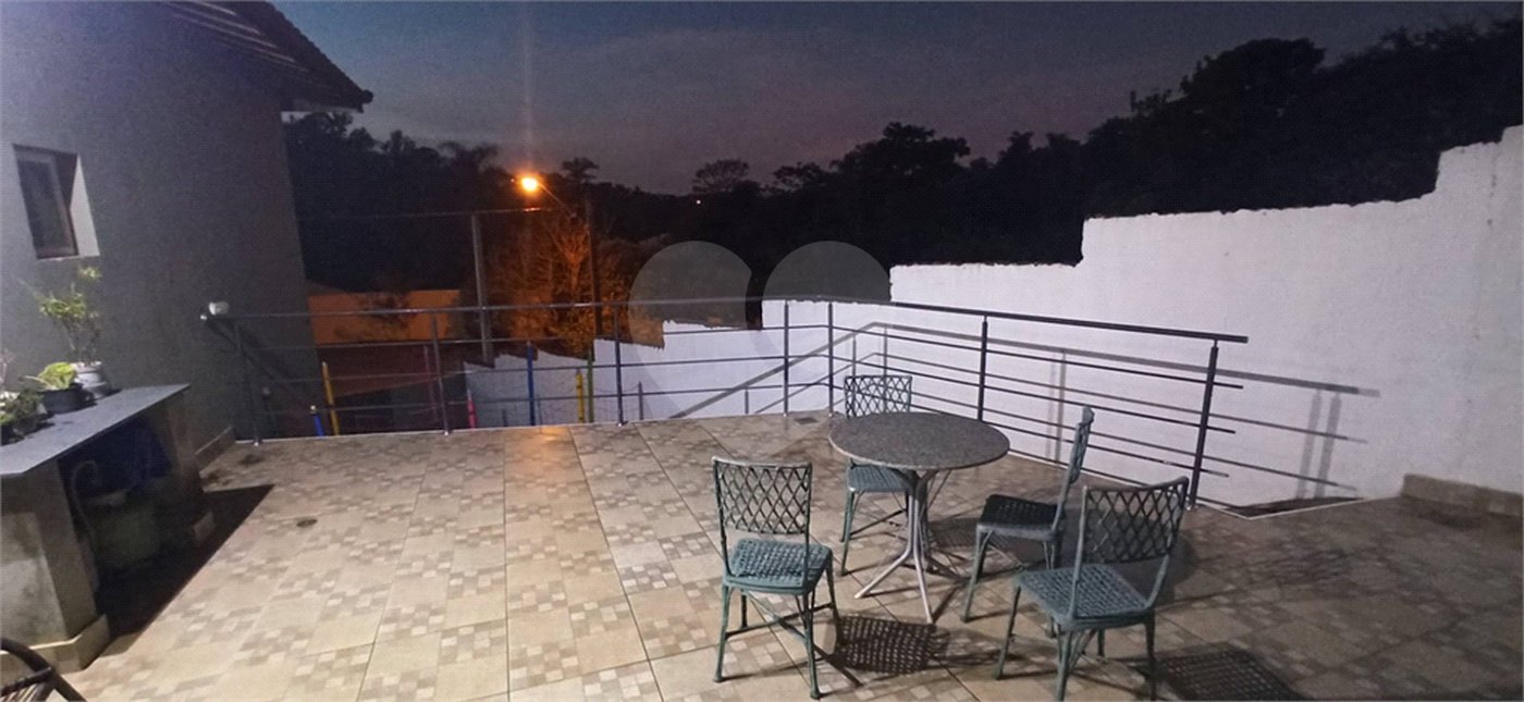 Casa à venda com 3 quartos, sendo 1 suíte, em Vila Capuava, Valinhos, SP