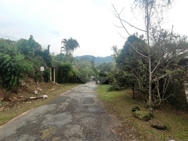 Terreno à venda no condomínio Alpes da Cantareira, Mairiporã - SP