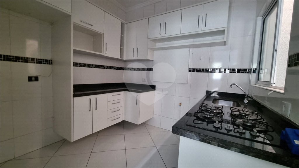 Casa à venda com 3 quartos, sendo 1 suíte,  no condomínio Rafaela I, São Paulo - SP