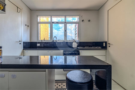 Apartamento à venda com 3 suítes em Vila Madalena, São Paulo, SP