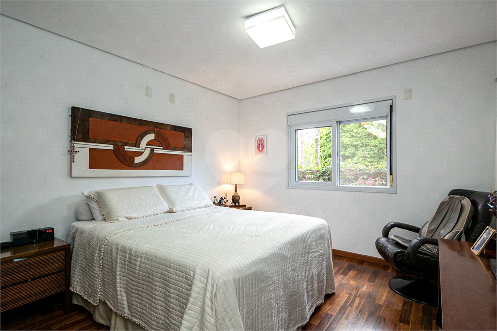 Casa à venda com 5 quartos, sendo 4 suítes, no condomínio Villa de Monterey, São Paulo - SP