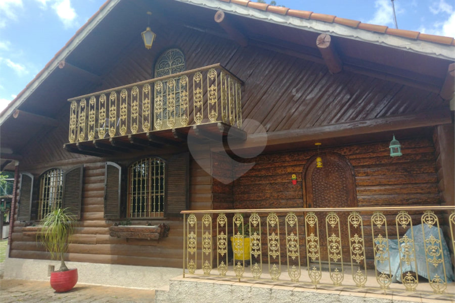 Casa à venda com 4 quartos, sendo 2 suítes,  no condomínio Cinco Lagos, Mairiporã - SP