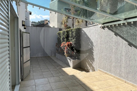 Casa à venda com 3 quartos, sendo 2 suítes, no condomínio Mirante do Horto, São Paulo - SP