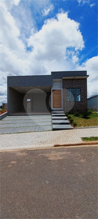 Casa à venda com 3 quartos, sendo 1 suíte, no condomínio Mosaico Essence, Mogi das Cruzes - SP