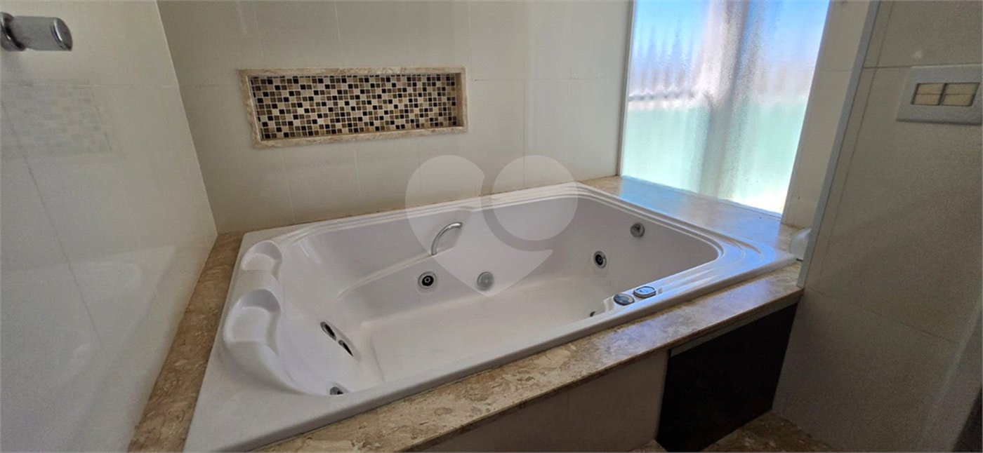 Casa Térrea à venda ou para alugar com 8 quartos, sendo 4 suítes, em Vila Pereira Barreto, São Paulo, SP