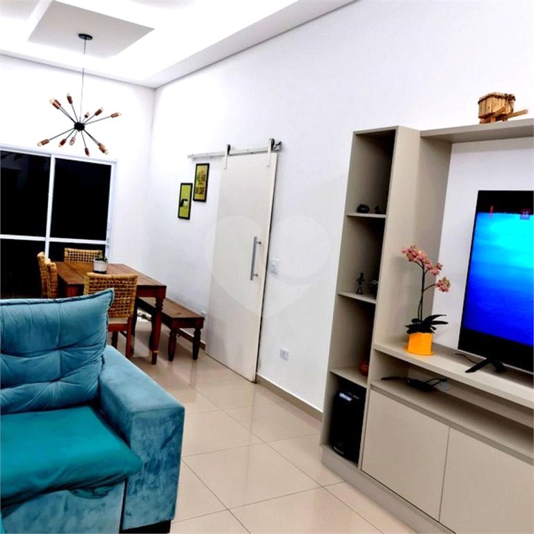 Casa à venda com 3 quartos, sendo 1 suíte, no condomínio Vale da Santa Fé, Vinhedo - SP