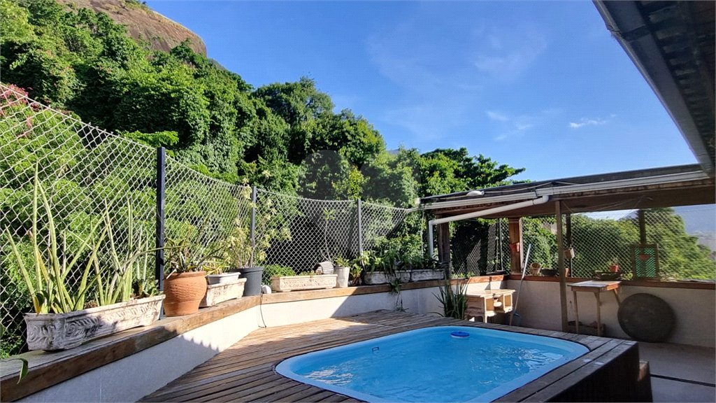 Casa de Vila à venda com 3 quartos, sendo 2 suítes,  em Tijuca, Rio de Janeiro, RJ