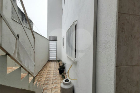 Sobrado à venda com 3 quartos, sendo 1 suíte,  em Vila Bernadotti, Mogi das Cruzes, SP