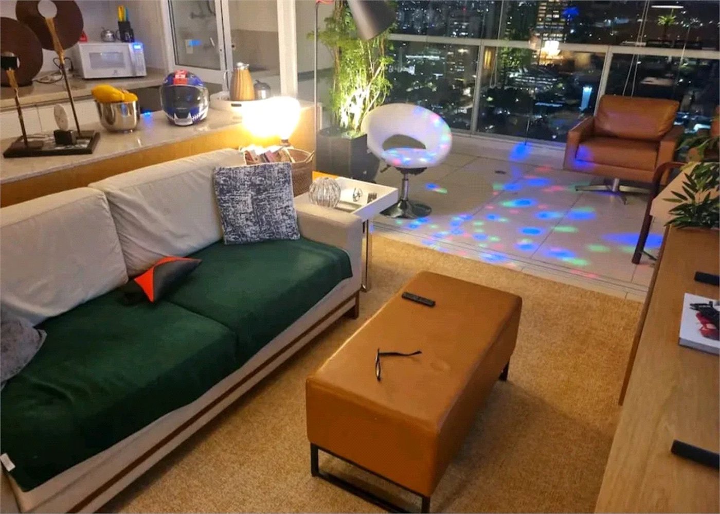 Apartamento à venda com 2 quartos, sendo 1 suíte, em Pinheiros, São Paulo, SP