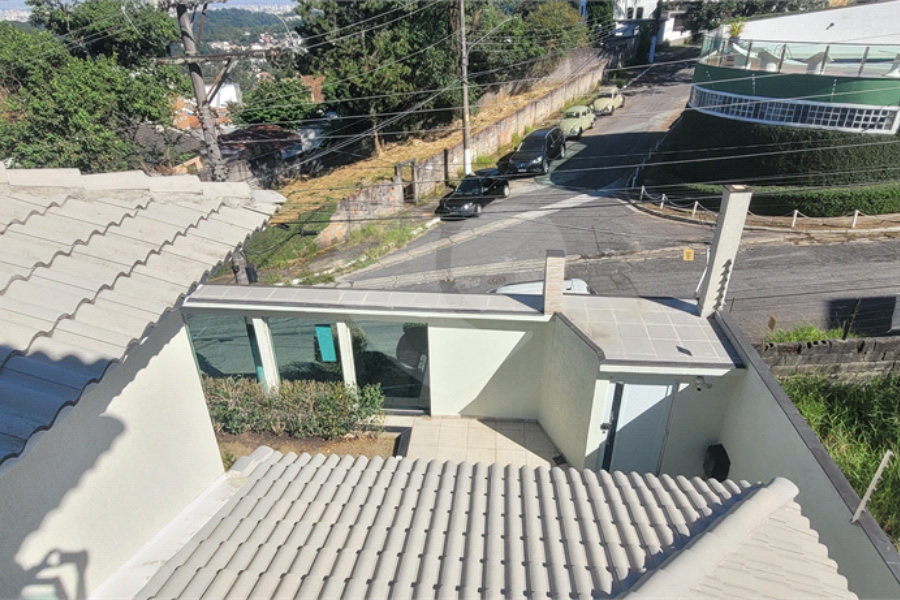 Sobrado à venda com 4 quartos, sendo 2 suítes, em Vila Irmãos Arnoni, São Paulo, SP