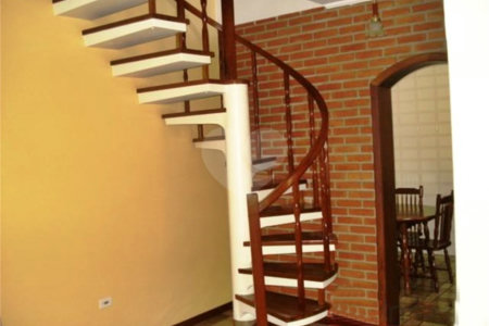 Sobrado à venda com 3 quartos, sendo 1 suíte, em Vila Gustavo, São Paulo, SP