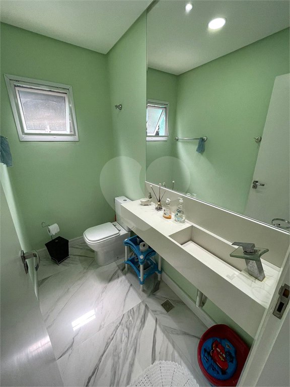 Casa à venda com 1 quarto, sendo 3 suítes, no condomínio Aruã Brisas I, Mogi das Cruzes - SP