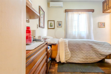 Sobrado à venda com 4 quartos, sendo 1 suíte,  em Vila Cruzeiro, São Paulo, SP