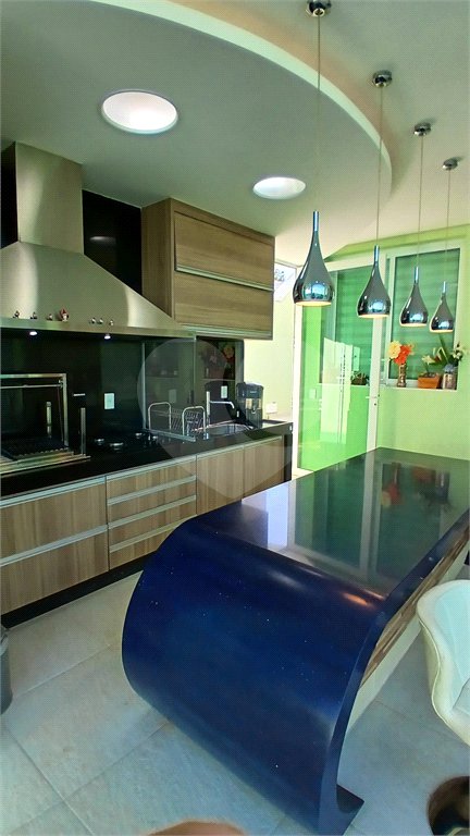 Casa à venda com 3 suítes no condomínio Figueira Garden, Atibaia - SP