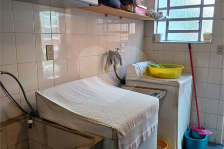 Casa à venda com 4 quartos, sendo 1 suíte, em Vila Paulicéia, São Paulo, SP