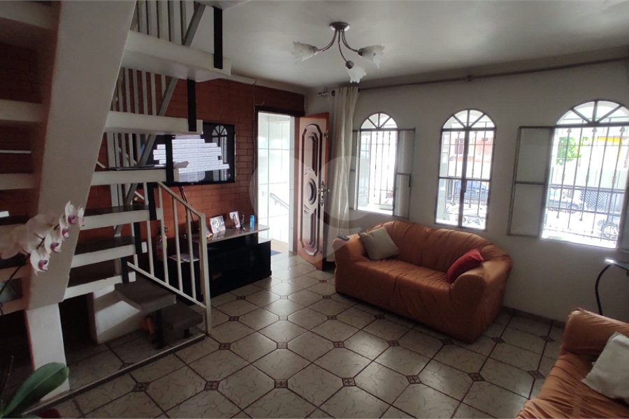 Sobrado à venda com 3 quartos, sendo 1 suíte, em Tremembé, São Paulo, SP