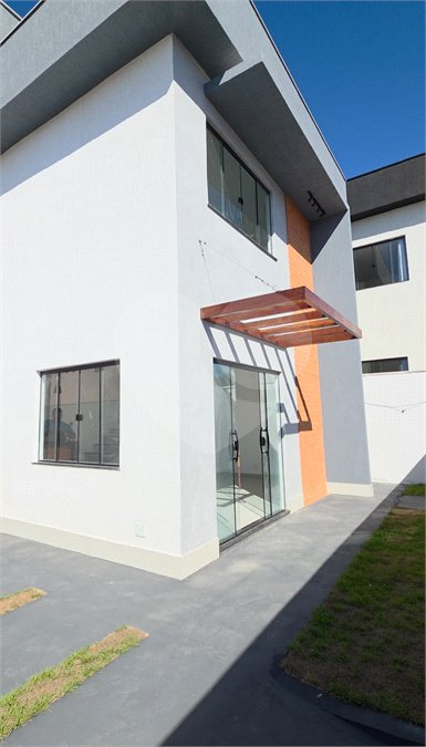 Casa à venda com 3 quartos, sendo 2 suítes, em Guriri, Cabo Frio, RJ