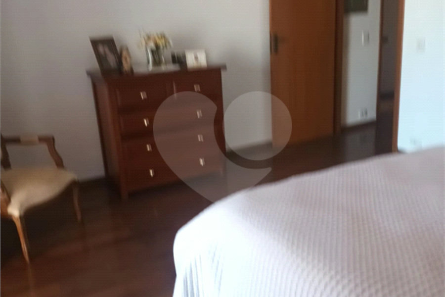 Sobrado à venda com 4 quartos, sendo 1 suíte, em Tremembé, São Paulo, SP