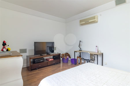 Casa à venda com 3 quartos, sendo 1 suíte, em Jardim Paulistano, São Paulo, SP