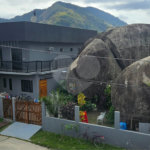 Casa à venda com 3 quartos, sendo 2 suítes, no condomínio Vale Encantado, Rio de Janeiro - RJ