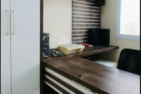 Casa à venda com 4 quartos, sendo 3 suítes, no condomínio Lago da Serra, Araçoiaba da Serra - SP