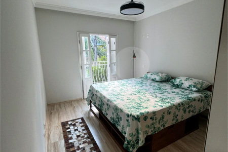 Casa à venda com 3 quartos, sendo 1 suíte, no condomínio Vilage Palmas, São Paulo - SP
