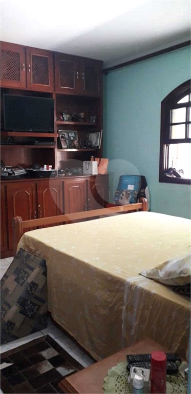 Casa à venda com 4 quartos, sendo 2 suítes, no condomínio Gleba II, Mairiporã - SP