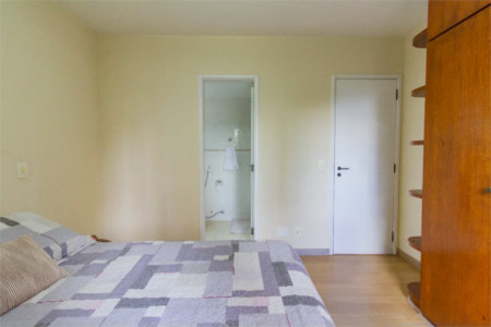 Apartamento à venda com 3 quartos, sendo 2 suítes,  em Vila Andrade, São Paulo, SP