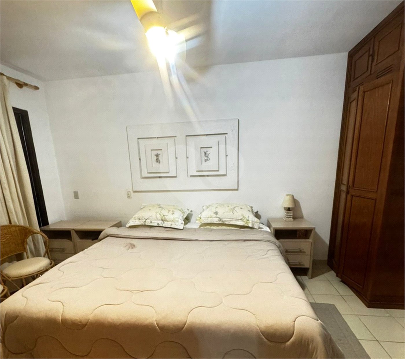 Apartamento à venda com 3 suítes em Pitangueiras, Guarujá, SP