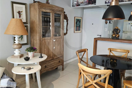 Apartamento à venda com 3 quartos, sendo 1 suíte, em Vila Olímpia, São Paulo, SP