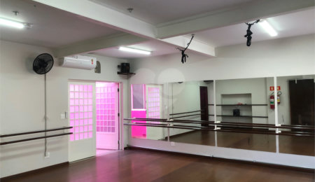 Sobrado à venda com 4 quartos em Alto da Boa Vista, São Paulo, SP