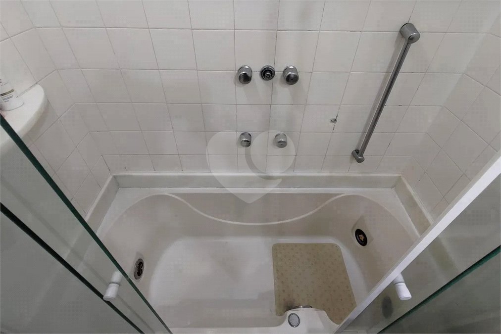 Apartamento à venda com 3 quartos, sendo 1 suíte, em Copacabana, Rio de Janeiro, RJ