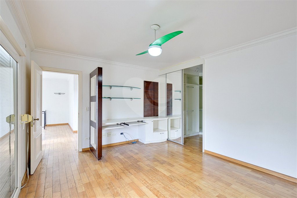 Casa à venda com 4 suítes no condomínio Solar Andaluz, São Paulo - SP