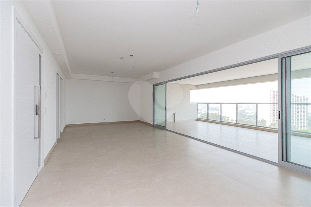 Apartamento à venda com 3 suítes em Jardim Marajoara, São Paulo, SP