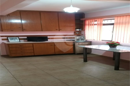 Sobrado à venda com 3 quartos em Chora Menino, São Paulo, SP