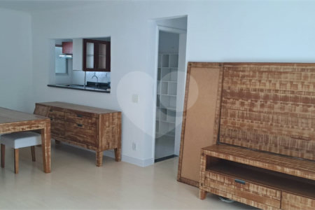Apartamento à venda com 3 quartos, sendo 1 suíte, em Vila Paulicéia, São Paulo, SP