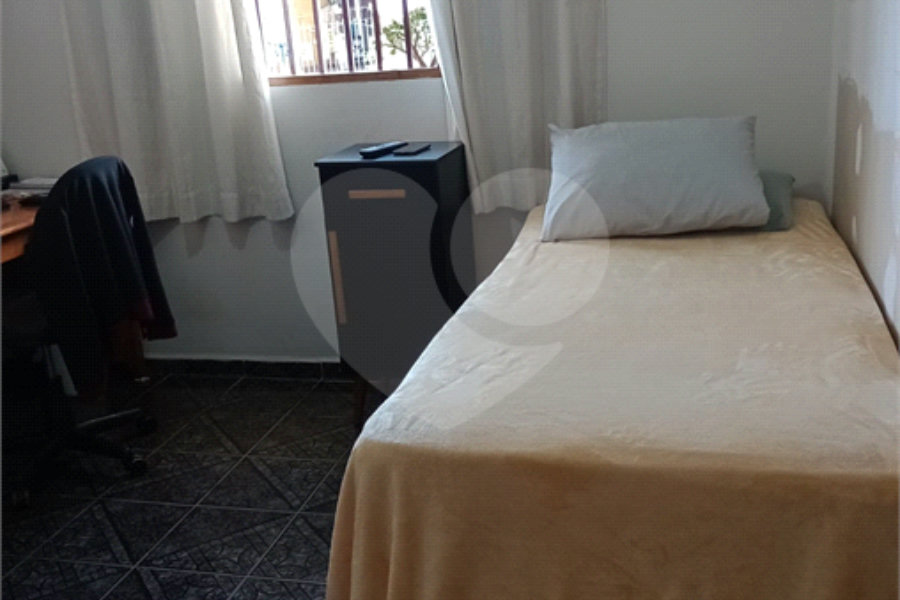 Sobrado à venda com 3 quartos, sendo 1 suíte,  em Jardim Guairaca, São Paulo, SP