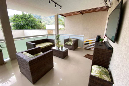 Casa à venda com 5 quartos, sendo 4 suítes, no condomínio Mansões da Prata, Rio de Janeiro - RJ