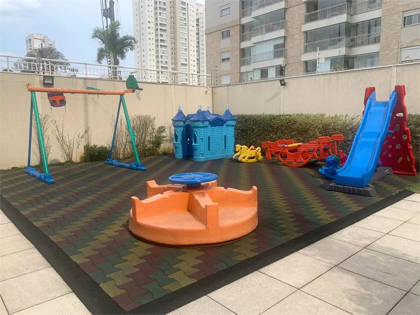 Apartamento à venda com 3 suítes em Lapa, São Paulo, SP