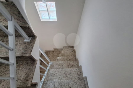 Sobrado à venda com 2 suítes em Vila Constança, São Paulo, SP